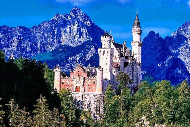 Neuschwanstein and Hohenschwangau Exclusive Skip-the-Crowds Tour - Door-to-door minivan and the early 7:00 a.m. advantage