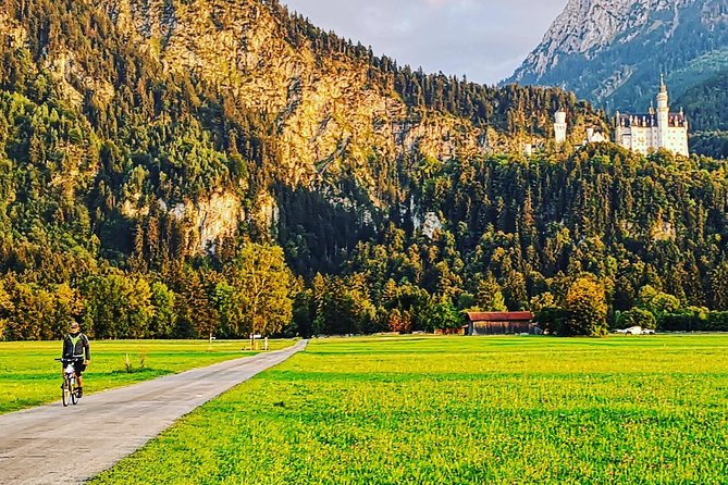Neuschwanstein Castle by Bus Incl. Bike Ride or Hohenschwangau - Queen Mary’s Bridge (Marienbrücke): Your Photo Window and the “Plan B”