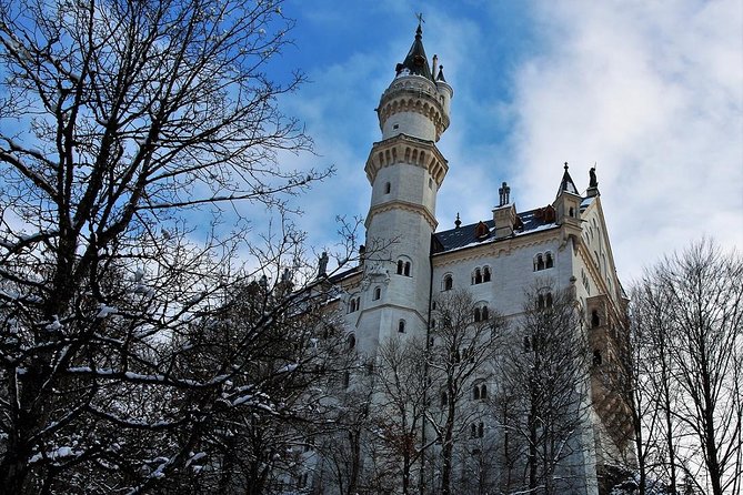 Neuschwanstein Castle Tour with Skip the Line from Hohenschwangau - Mary’s Bridge photo time, plus the winter reality check