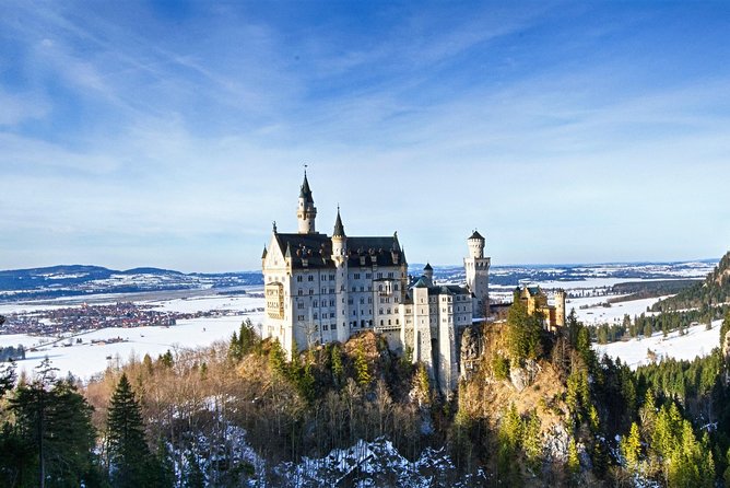 Neuschwanstein Castle Tour with Skip the Line from Hohenschwangau - Horse-drawn carriage down to Hohenschwangau, then Lake Alpsee free time