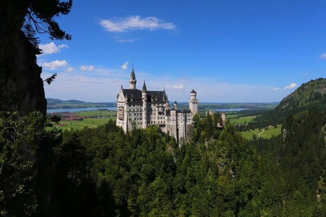 Neuschwanstein & Linderhof Castle Luxury Private Tour from Munich - Fussen Altstadt: Bavarian old town, river views, and quick wandering time