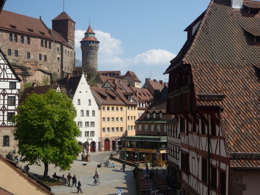 Nuremberg 2-Hour Old Town Highlights Walking Tour in English - Meeting at Hauptbahnhof and getting oriented fast