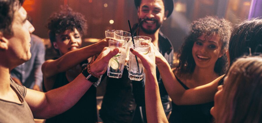 Nuremberg: Bar and Club Tour with Free Shots and Free Entry - Key things to know before you go