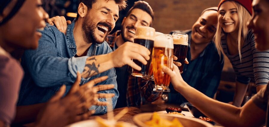 Nuremberg: Bar and Club Tour with Free Shots and Free Entry - Entering Nuremberg nightlife in four hours