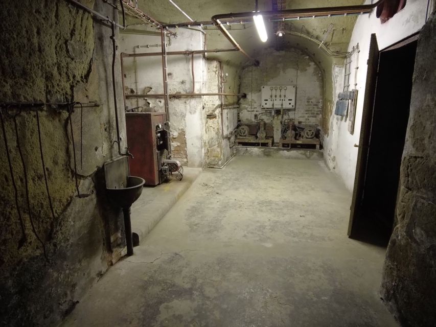 Nuremberg: Historischer Kunstbunker WWII Art Bunker Tour - Meet at the Entrance, Then Start in the Museum Space