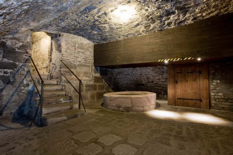Nuremberg: Medieval Dungeons Guided Tour - Twelve small cells and mostly original furnishings