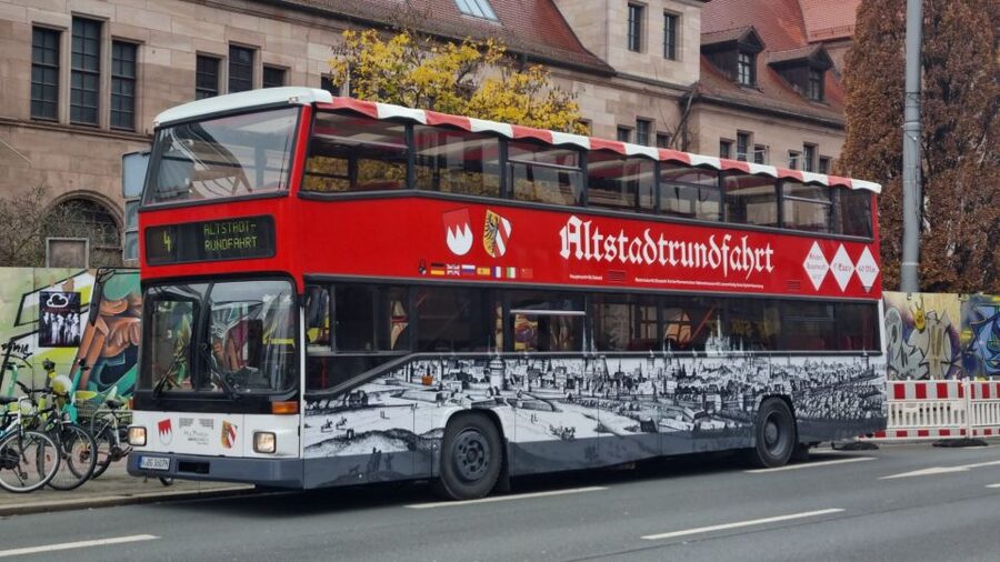 Nuremberg: Old Town Guided Tour By Bus - Imperial Castle of Nuremberg: the highlight you actually see