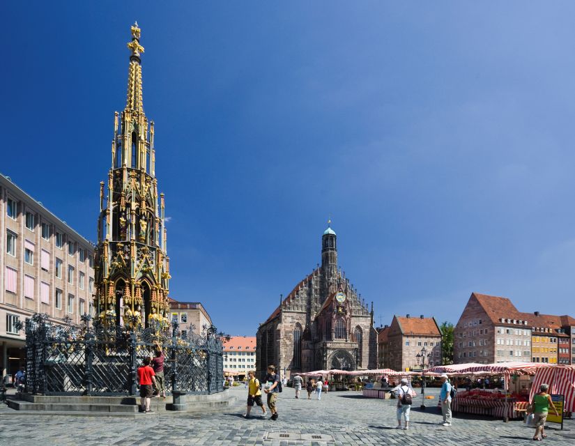 Nuremberg: Private guided tour of the Old Town in German - Starting in front of the Tourist Information, then walking smart