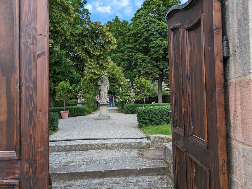 Nuremberg: St. Johannis Friedhof &Hesperidengärten IN GERMAN - Getting started at Lindengasse and Johannisstraße (and what to wear)