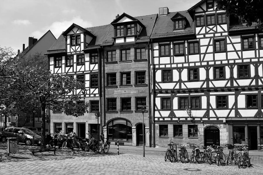 Nuremberg: The Old Town in Evening Light - IN GERMAN - Price, duration, and who this German evening tour fits