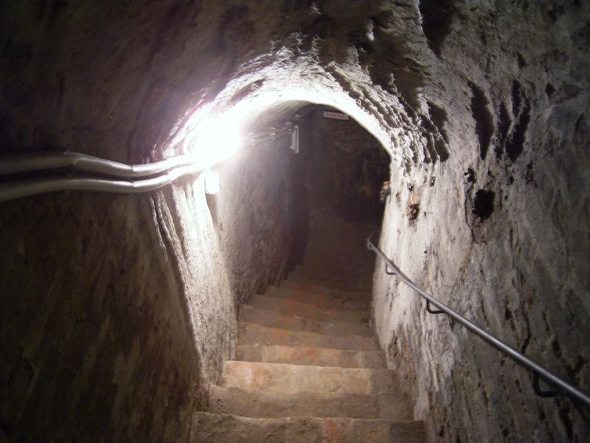 Nuremberg: Tunnels and Secret Passages in the City Wall Tour - How Long It Takes, and Why the 1-Hour Format Works