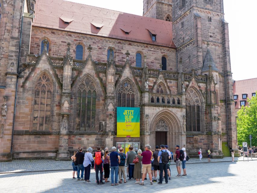 Nürnberg kennenlernen: Highlights in der Altstadt - Hauptmarkt Nürnberg and the Christkindlsmarkt axis