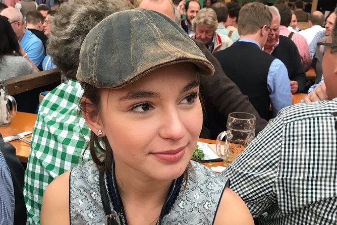 Oktoberfest Tour with table and unlimited beer - What this tour feels like on the ground