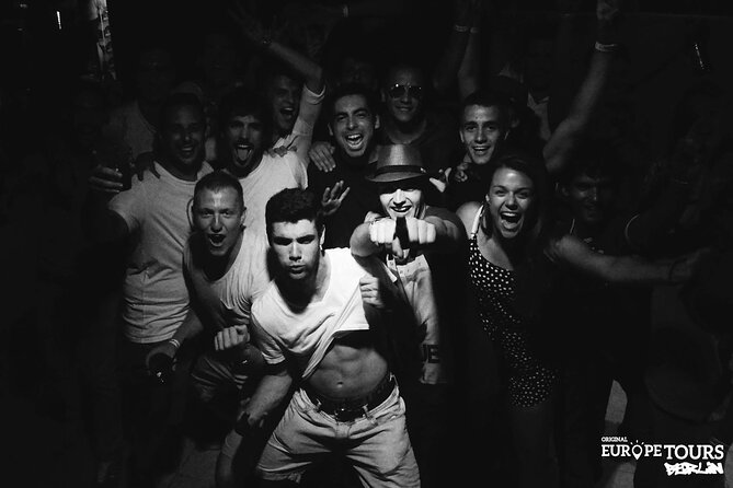 Original Pub Crawl Berlin - Smart Casual, ID, and the Club-Friendly Basics