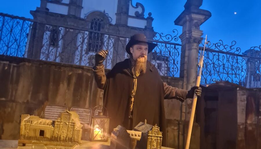Paderborn: "Beschwipste" Nachtwächter-Führung (mit Umtrunk) - A 2-Hour Night Watch Tour That Feels Like a Local Ritual