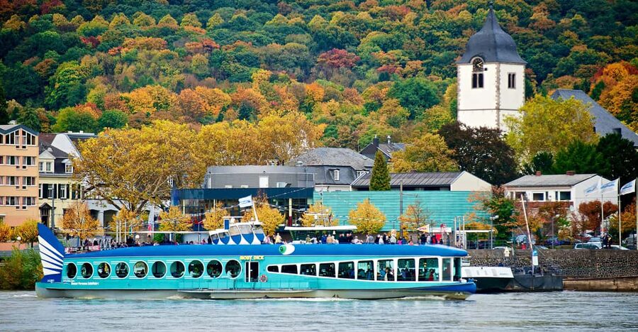 Panorama tour between Bonn and Königswinter - A 100-Minute Rhine Cruise With Romantic Timing