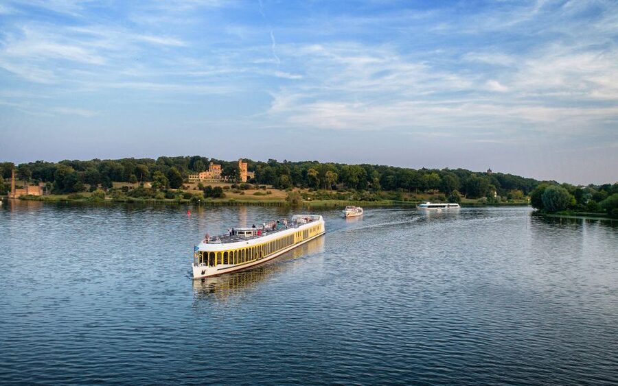 Potsdam by Boat: Island Cruise - From Potsdam Harbor to the Havel, in a single easy ride