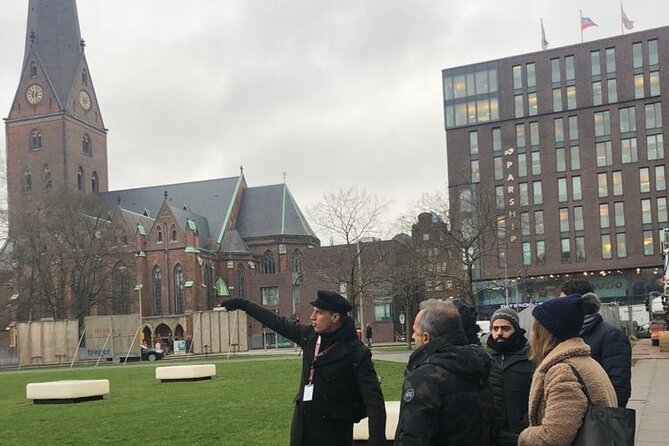 Private 2-Hour Hamburg Highlights Walking Tour - Town Hall, St. Petri, and Trostbrücke: the old core in fast focus