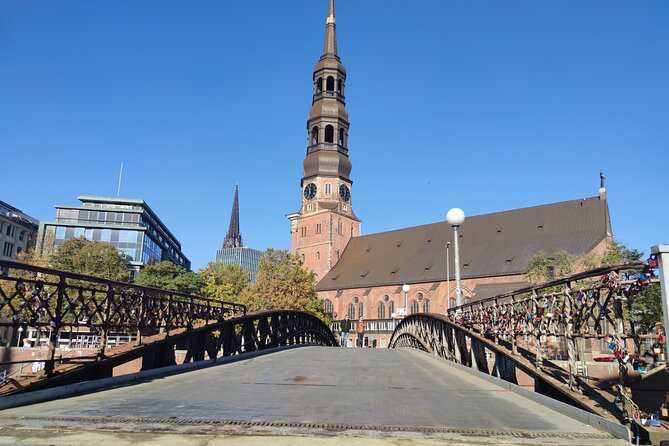 Private 2-Hour Hamburg Highlights Walking Tour - St. Nikolai memorial and Deichstrasse: how memory meets trade