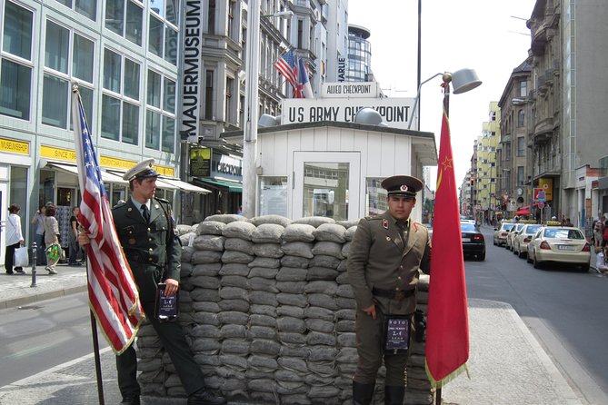 Private 3-Hour Walking Tour of Berlin - Getting picked up, then walking with a real plan