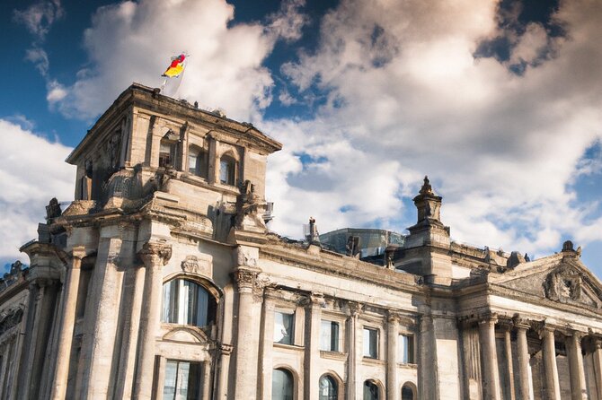 Private All-in-One Berlin Shore Excursion from Warnemünde Port - Brandenburg Gate and Berlin Wall memorial areas, with a Cold War storyline