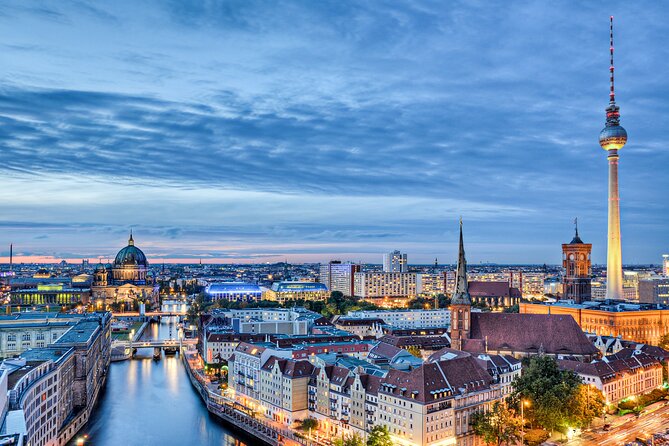 Private All-in-One Berlin Shore Excursion from Warnemünde Port - Charlottenburg Palace and the West Berlin drive route