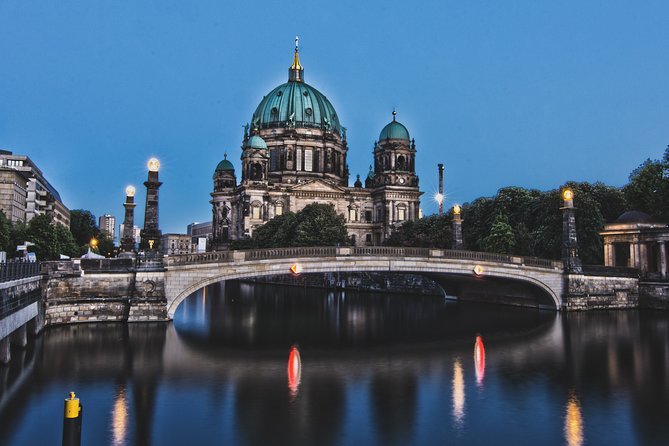 Private Berlin WWII and Cold War History Tour with Local Expert Guide - Holocaust Memorial and Brandenburg Gate: two different kinds of impact