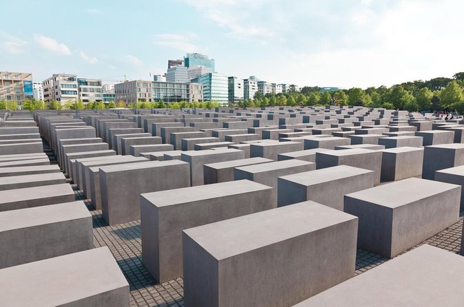 Private Berlin WWII and Cold War History Tour with Local Expert Guide - New Synagogue and the Palace of Tears: where division becomes real