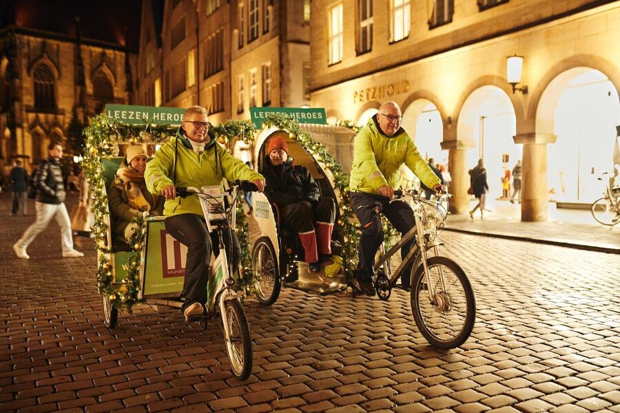 Private Christmas Tour in Münster including Glühwein - Rainproof rickshaw comfort, even when the weather is not nice