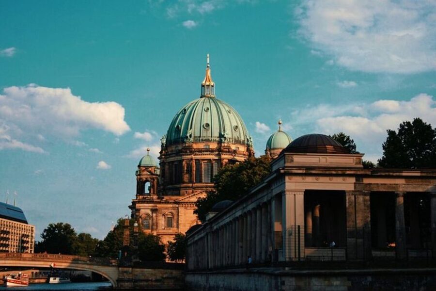 Private custom tour with a local guide Berlin - Food and local stops, without turning the day into a restaurant crawl