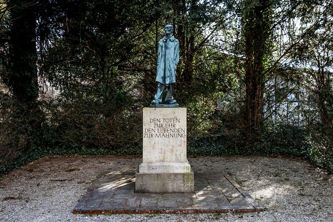 Private Dachau Concentration Camp Tour with Private Transfer from Munich - Price and value: is $374.88 per person fair?