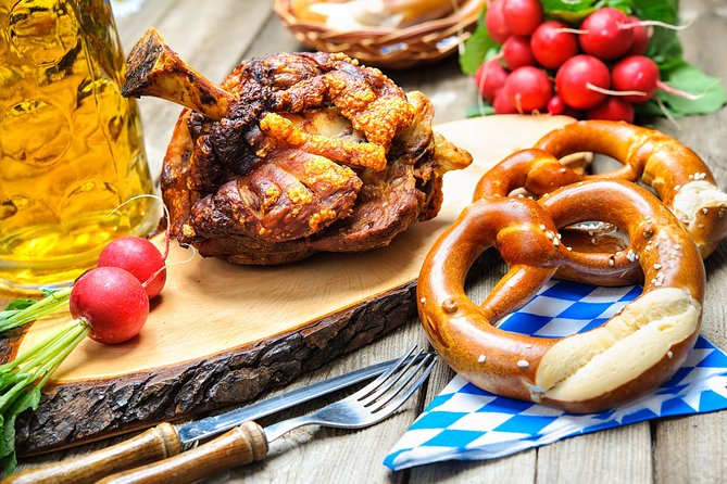 Private Munich Beer Hall Tour with 3-Course Meal & Beer Tastings - Augustiner Stammhaus: 1 liter beer and your main dish