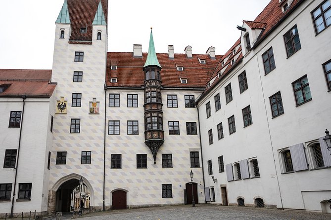 Private Munich Old Town Walking Tour - with optional Breakfast - Alter Hof and Maximilianstrasse: royal Munich without the museum ticket