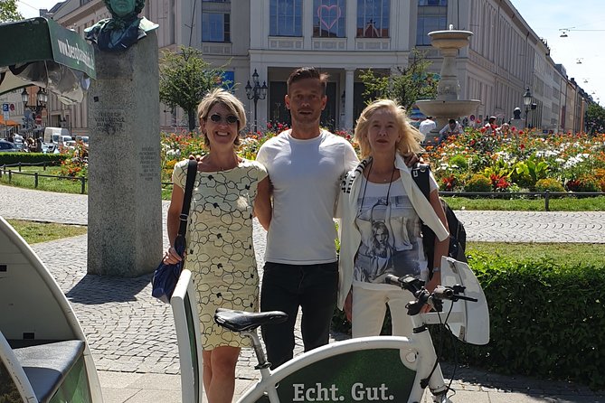 Private Munich Rickshaw City Tour and English Garden - Guides make the difference, especially in cold weather