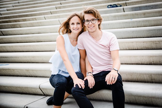 Private Romantic Urban & Street Photoshoot - Brooksbrücke and the Speicherstadt: sunset-ready couple shots