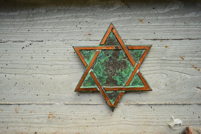 Private Tour: Jewish Heritage Walking Tour of Berlin - Alter Judischer Friedhof: reading centuries in tombstones