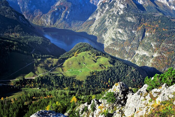 Private TOUR Munich > Eagle Nest > Königssee > Salzburg > Munich - Königssee by boat: St Bartholomew’s Church and the quiet factor