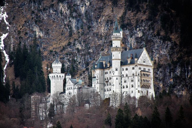 Private Tour to Neuschwanstein Castle & Linderhof from Munich - Oberammergau stop: painted houses, Passion Play roots, and short village time