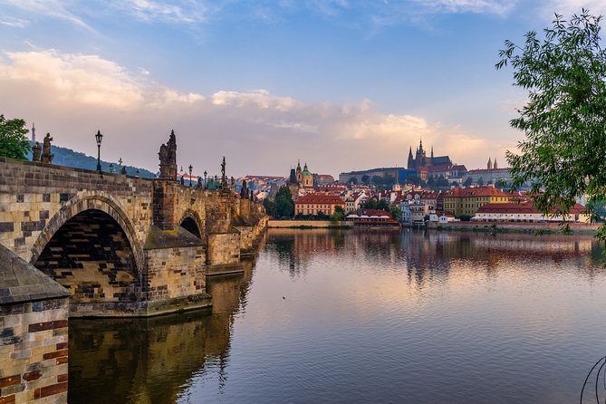 Private Transfer from Berlin to Prague with 2h of Sightseeing - The one 2-hour sightseeing stop: picking Meissen, Moritzburg, Dresden, or Terezin