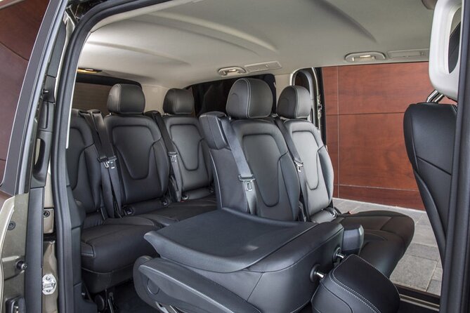 Private Transfer from Munich Airport to Munich City by Luxury Van - How the pickup actually works when flights shift