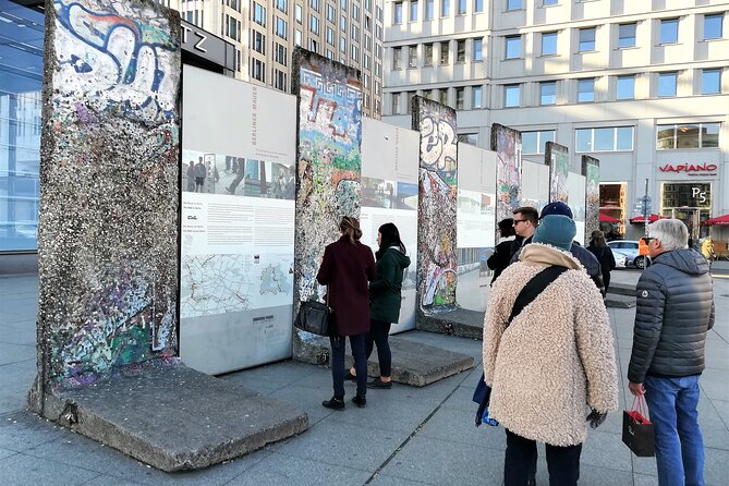 Private Walking Sightseeing Local Berlin Tour Guides up 15 Person - Brandenburg Gate and the Reichstag area: finishing with Berlin at its most iconic