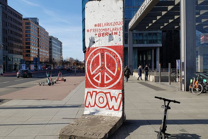 Private Walking Tour: Berlin Wall, Cold War and Checkpoint Charlie - Stop 3: The ghost-train subway ride to the Palace of Tears
