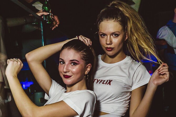 Pub Crawl - Drink & Dare - Games and challenges: where the group energy comes from