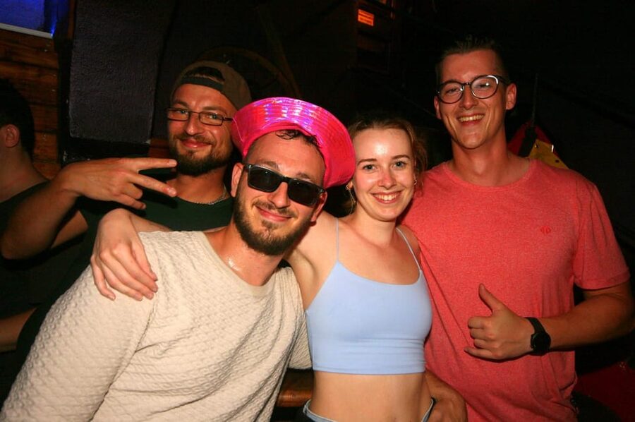 Pubcrawl Augsburg: Tour through best Bars and Clubs in Town - Timing, meeting point, and pacing tips for your best night