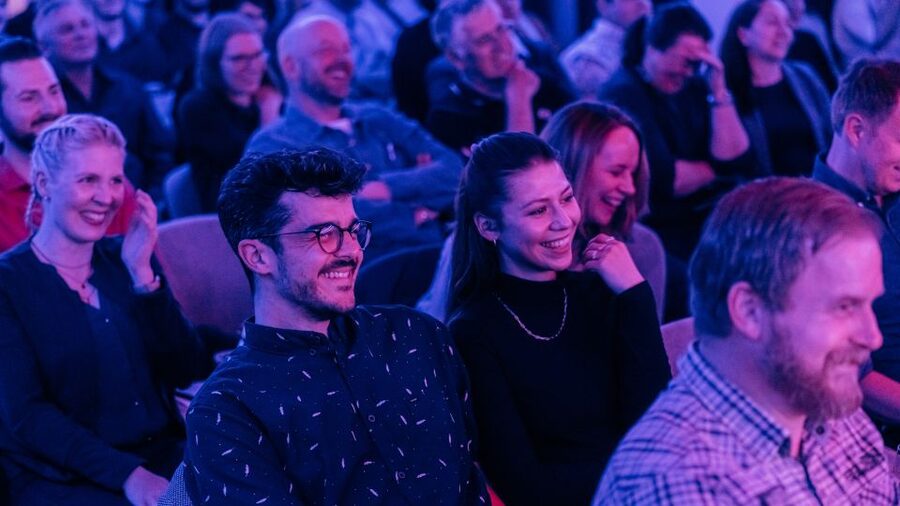 Quatsch Comedy Club Hamburg: Die Live Show - Where the show happens, on the boat Queen