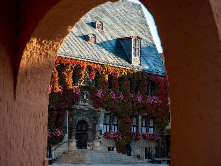 Quedlinburg: Guided City Walk - Highlights tour (private) - Half-timbered museum, Schuhhof, and Hölle Blasii Church