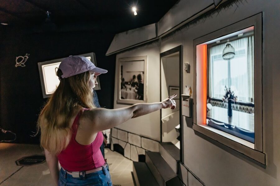 Reeperbahn: Panik City Udo Lindenberg Multimedia Experience - AR and VR exhibits: the story moves as you move