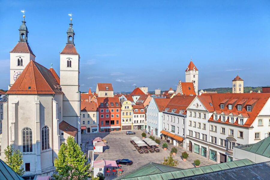 Regensburg: Express Walk with a Local in 60 minutes - Why this 60-minute Old Town walk beats waiting for a full tour
