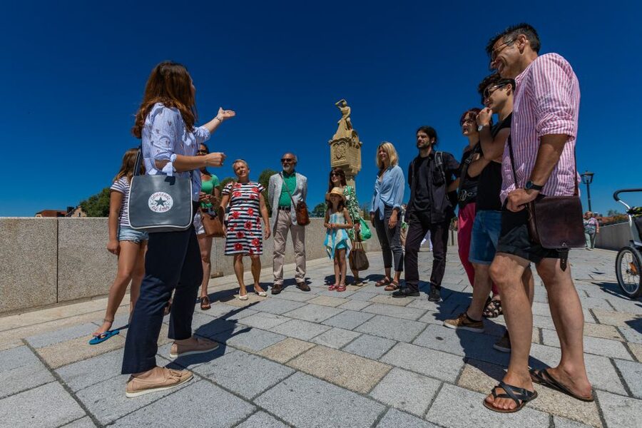 Regensburg: Guided City Walking Tour of the Old Town - Rathausplatz Start, the Smoothest Way to Get Oriented