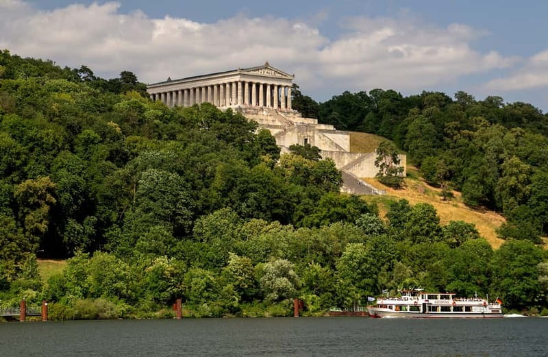 Regensburg: Klinger's Sightseeing Boat Tour to Walhalla - A relaxing Danube ride with bilingual audio